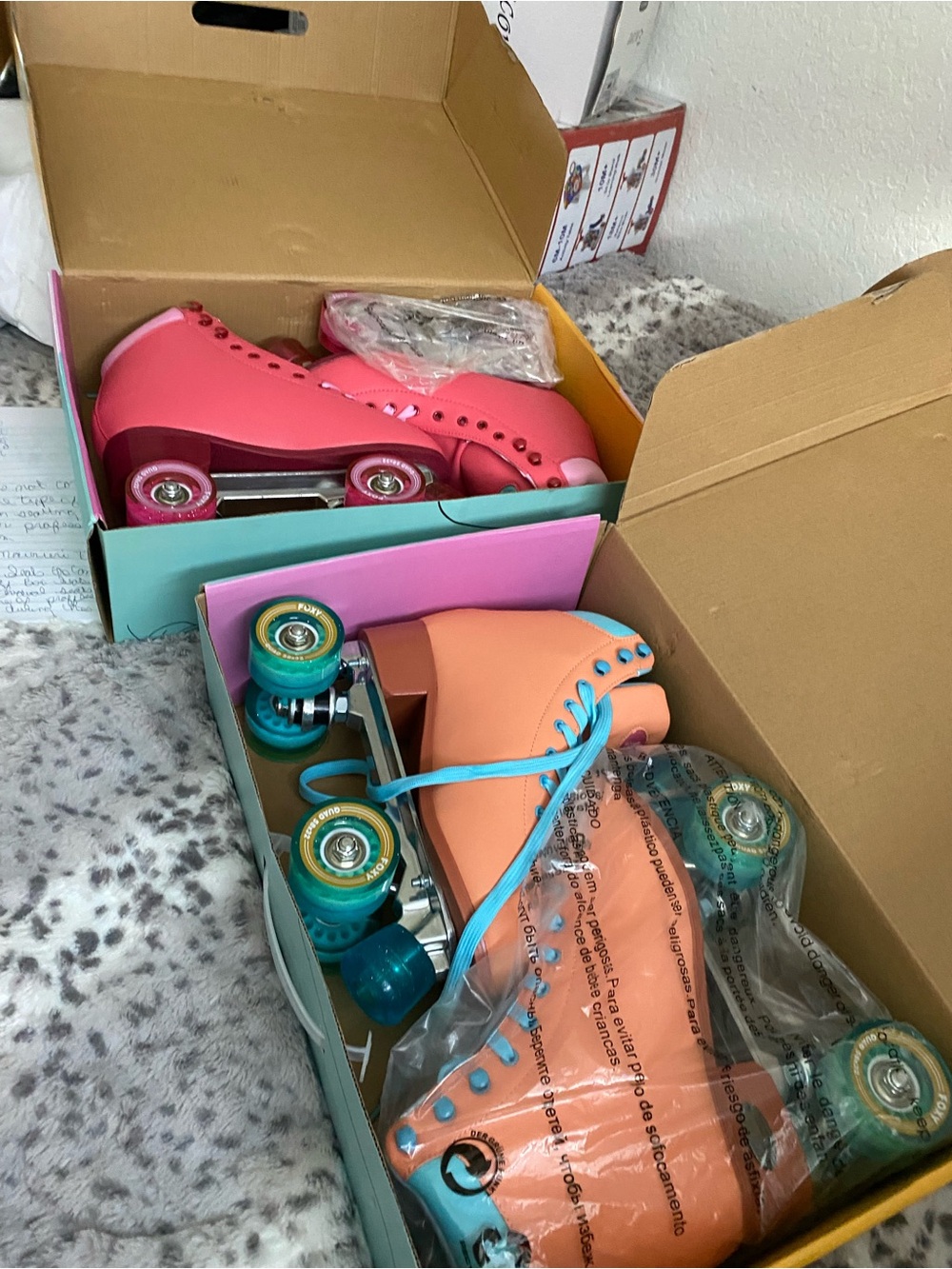 Women New Bright orangish quarts skates